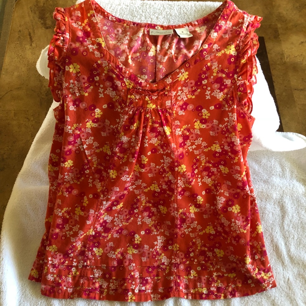 Summer ruffle sleeveless top